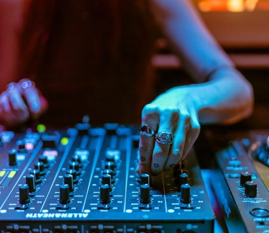 John Rich Breaks Away from Country Music Industry, Denounces Its Practices